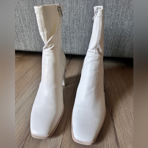 Dolce Vita Petya Ivory Stella Leather Ankle Boots - Picture 4 of 12